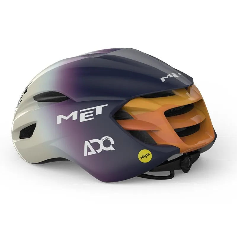Casco Met Manta Mips - UAE Team ADQ 2025
