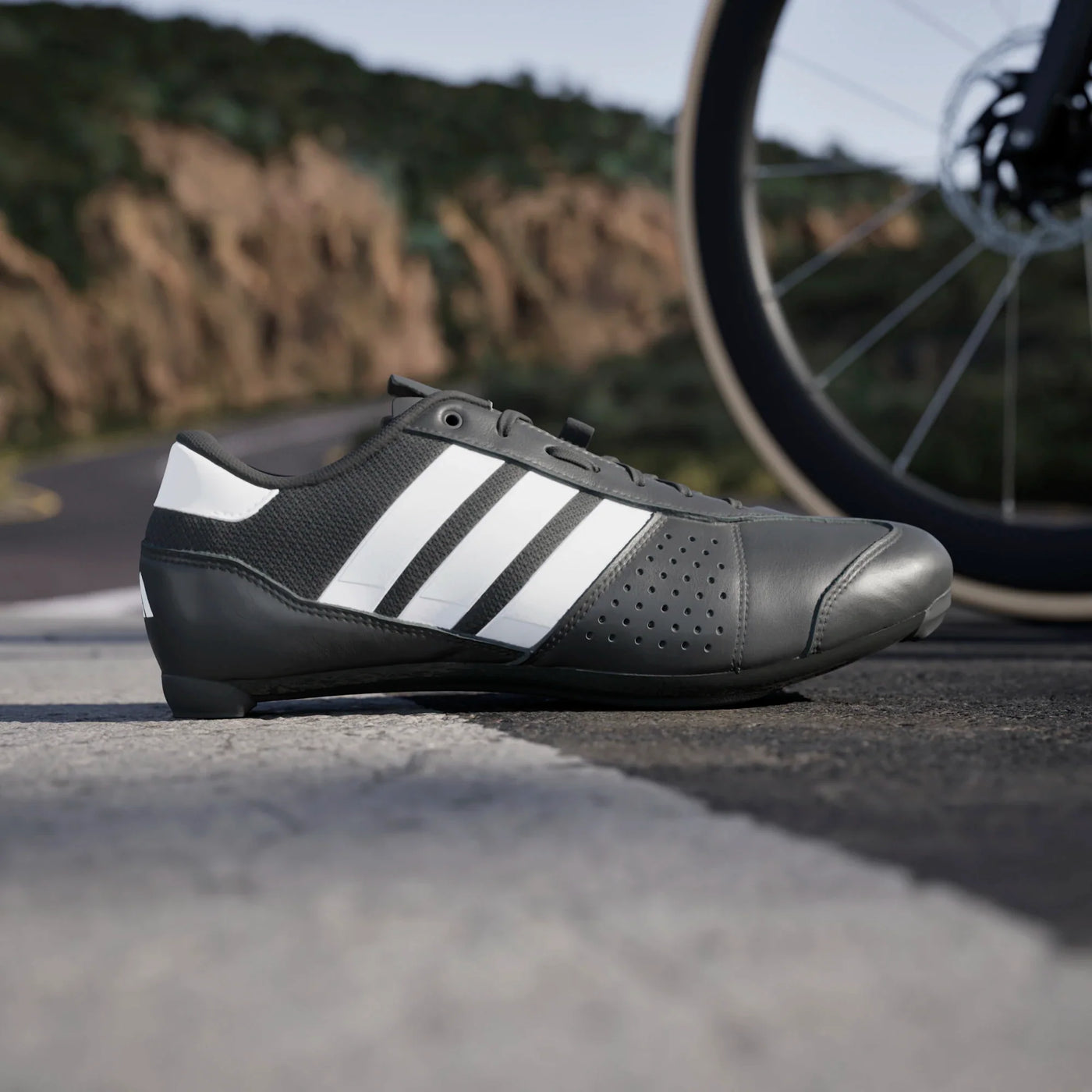 Scarpe Adidas Heritage Road - Nero